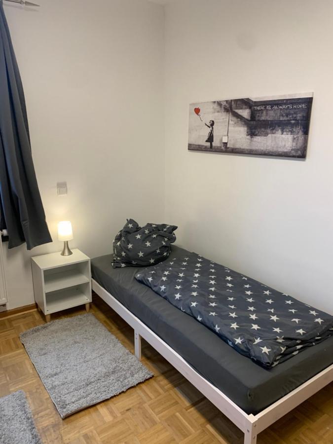 Mainpark Apartment 4 Schlafzimmer Bis Zu 10 Personen Direkt Ueber Aschaffapartment Bei Aschaffenburg Mainaschaff Dış mekan fotoğraf