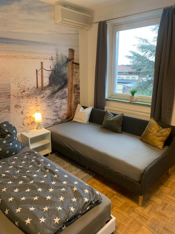 Mainpark Apartment 4 Schlafzimmer Bis Zu 10 Personen Direkt Ueber Aschaffapartment Bei Aschaffenburg Mainaschaff Dış mekan fotoğraf