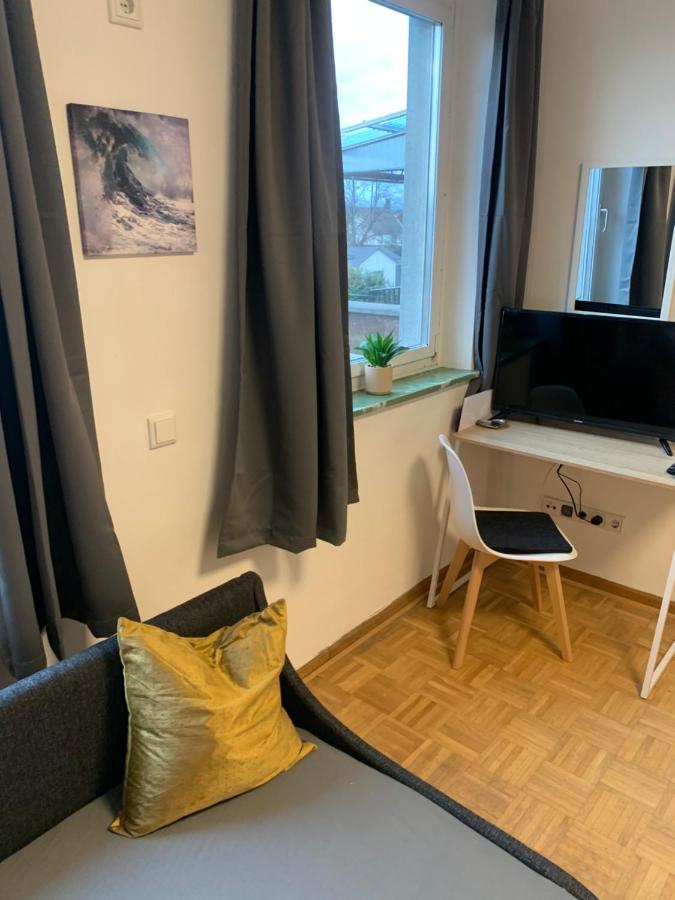 Mainpark Apartment 4 Schlafzimmer Bis Zu 10 Personen Direkt Ueber Aschaffapartment Bei Aschaffenburg Mainaschaff Dış mekan fotoğraf