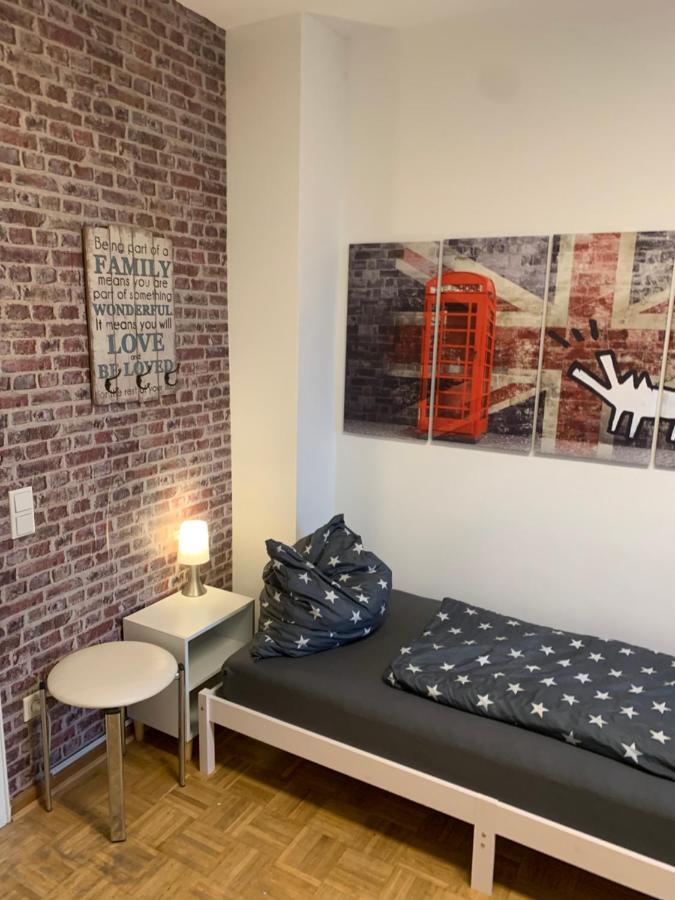 Mainpark Apartment 4 Schlafzimmer Bis Zu 10 Personen Direkt Ueber Aschaffapartment Bei Aschaffenburg Mainaschaff Dış mekan fotoğraf