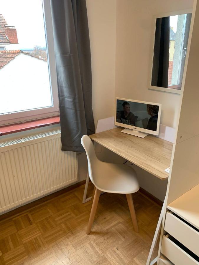 Mainpark Apartment 4 Schlafzimmer Bis Zu 10 Personen Direkt Ueber Aschaffapartment Bei Aschaffenburg Mainaschaff Dış mekan fotoğraf
