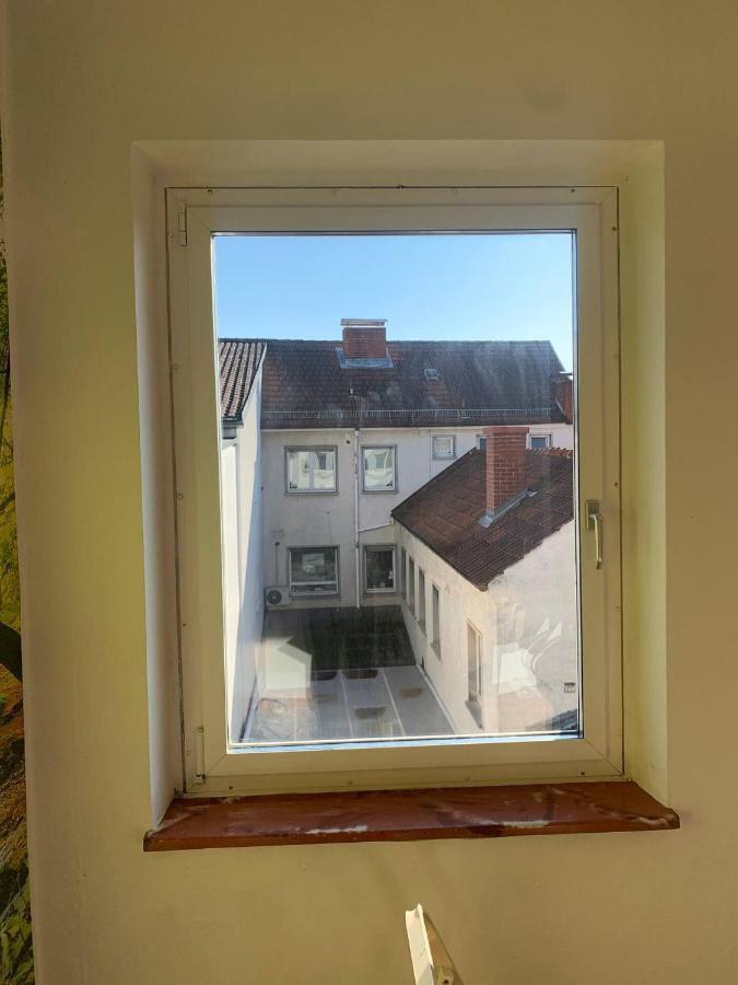 Mainpark Apartment 4 Schlafzimmer Bis Zu 10 Personen Direkt Ueber Aschaffapartment Bei Aschaffenburg Mainaschaff Dış mekan fotoğraf